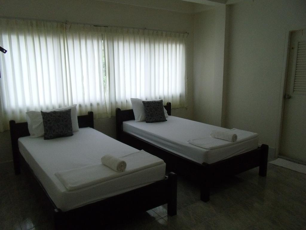 Albatross Guesthouse @ Thungwualaen Beach Pathiu 외부 사진