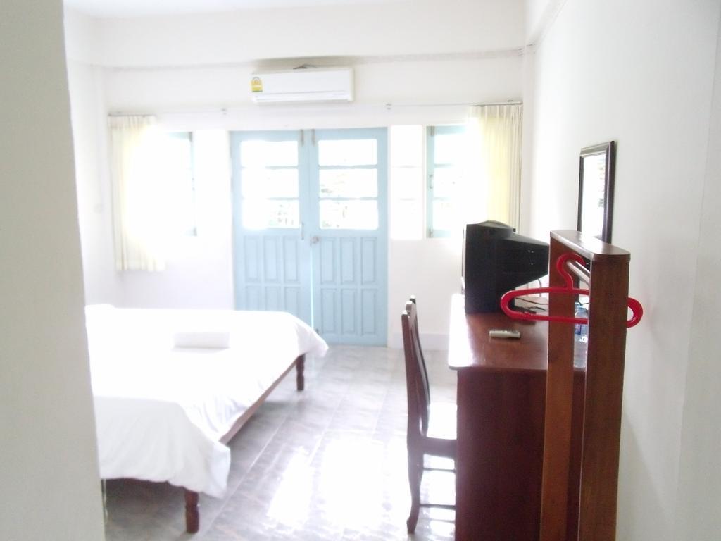 Albatross Guesthouse @ Thungwualaen Beach Pathiu 외부 사진