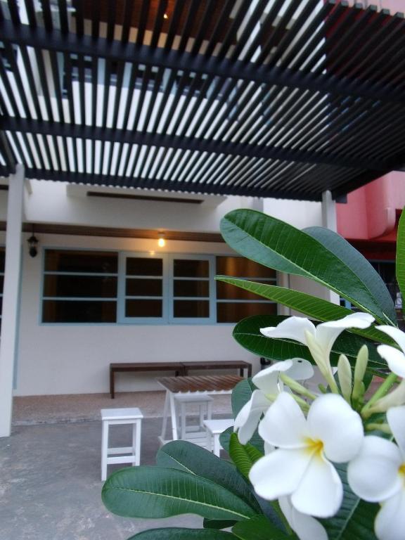 Albatross Guesthouse @ Thungwualaen Beach Pathiu 외부 사진