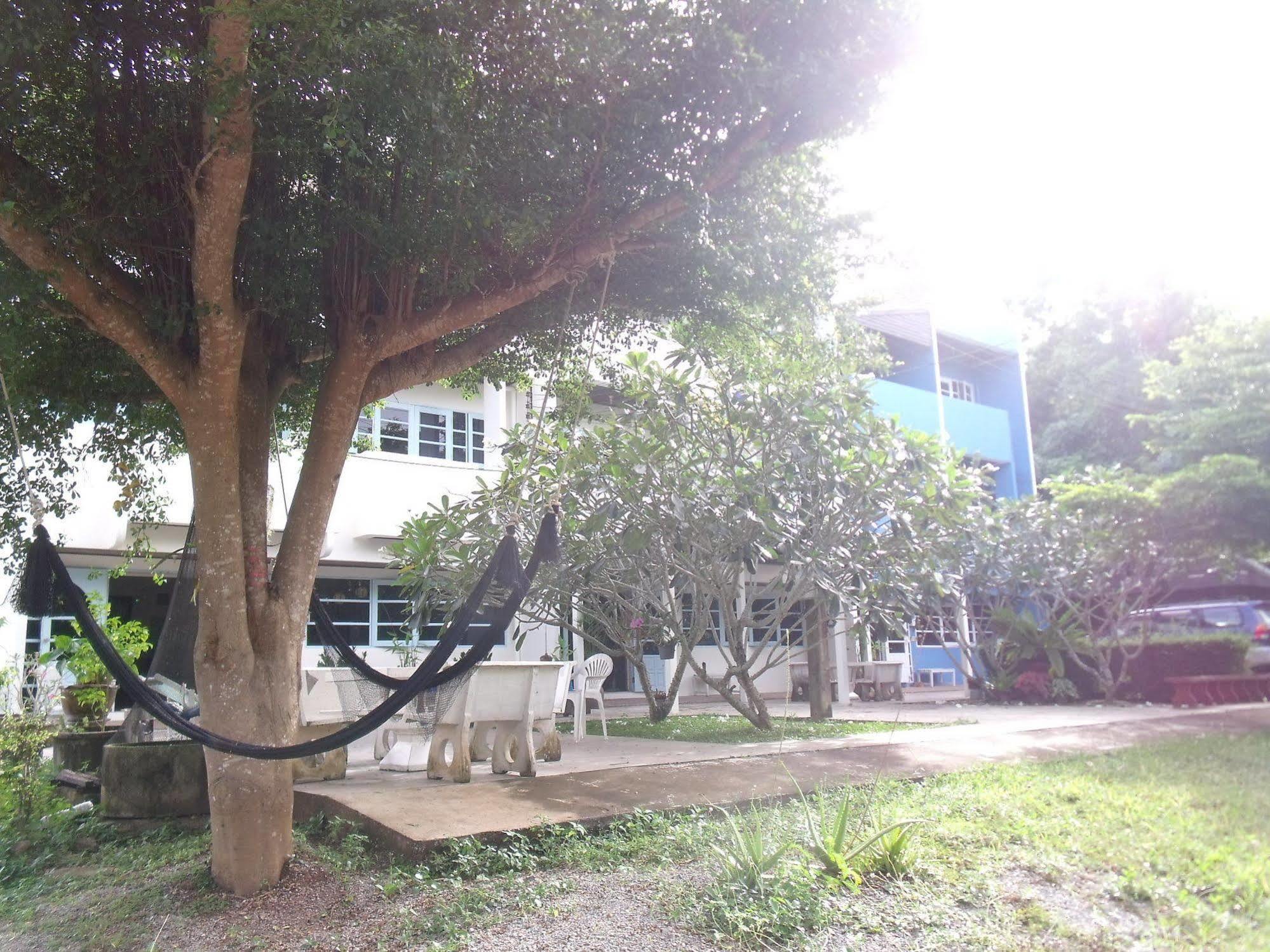 Albatross Guesthouse @ Thungwualaen Beach Pathiu 외부 사진
